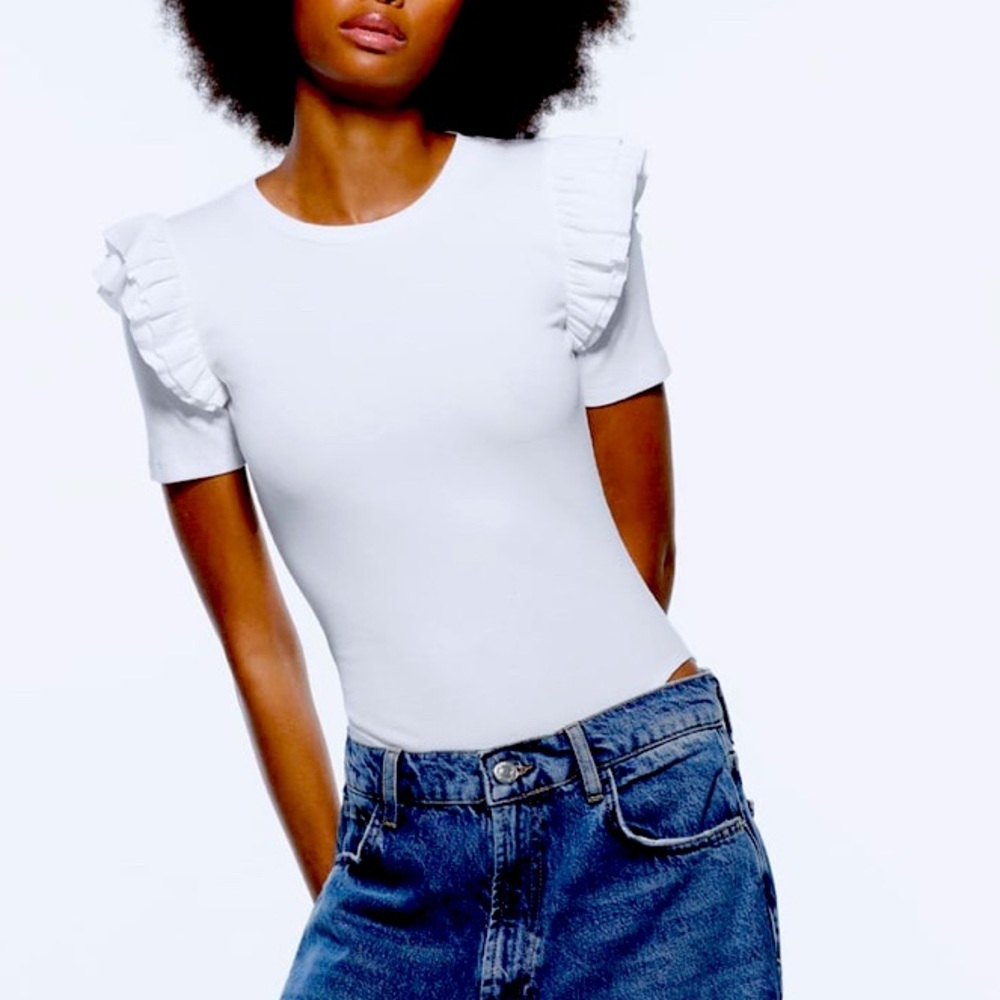 White ruffled rib bodysuit ZARA